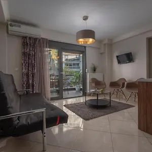 https://antigonidon-square.hotels-of-thessaloniki.com